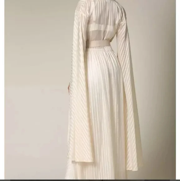 Kimono style robe - Picture 6 of 7